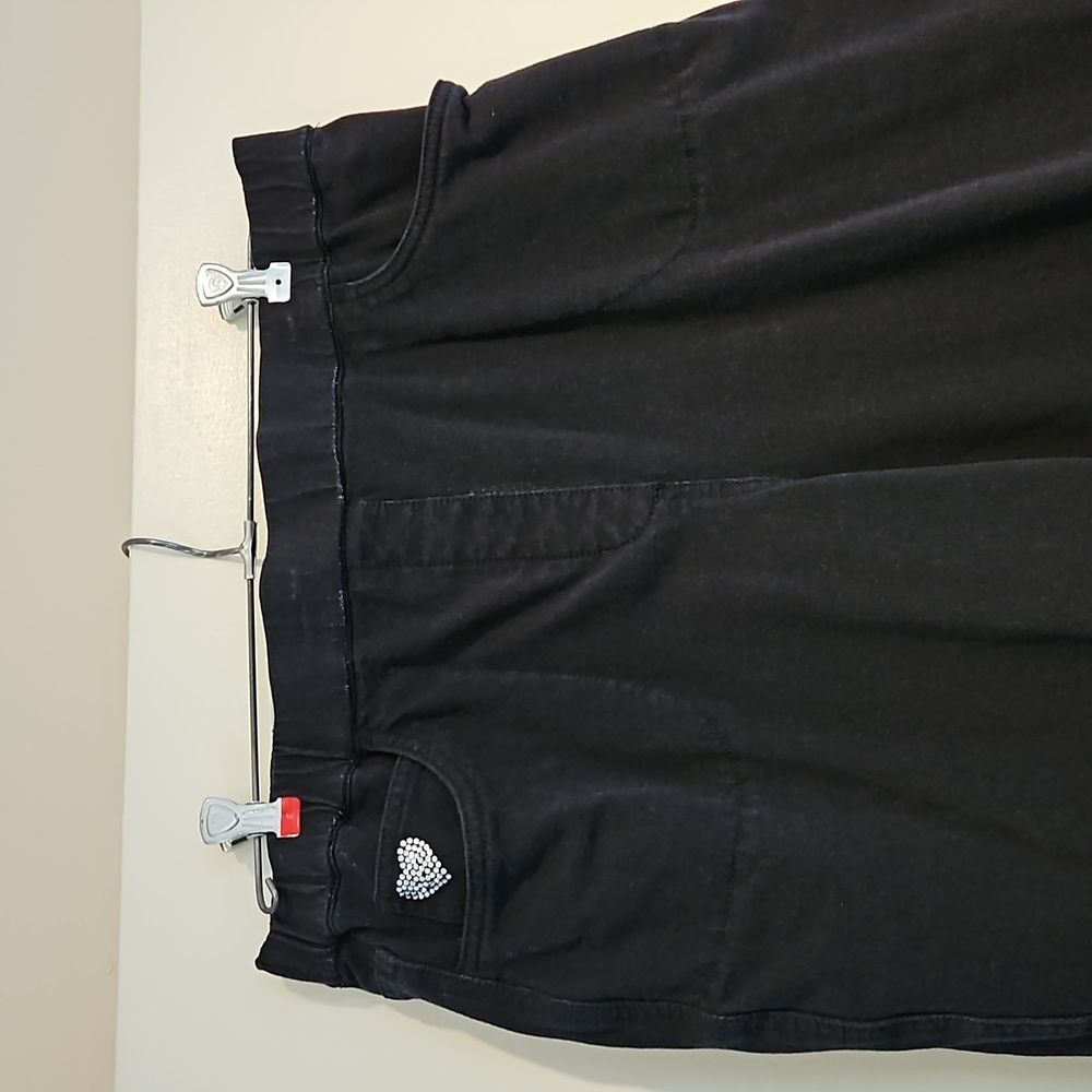 Quacker Factory black cropped jeans